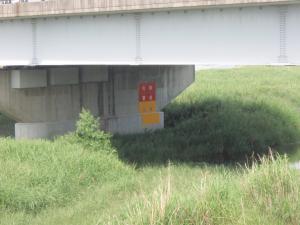 橋脚量水標の画像