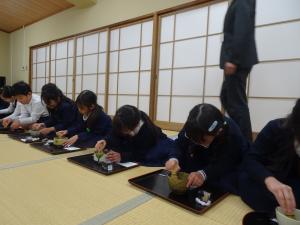 お茶をたてる