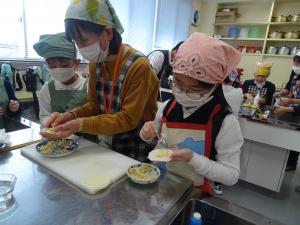 先生と皮を包む