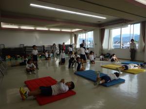 マットを使って運動