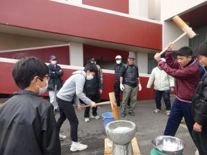 中学生餅つき