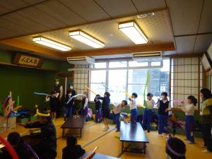 部屋の端からふうせんなげる