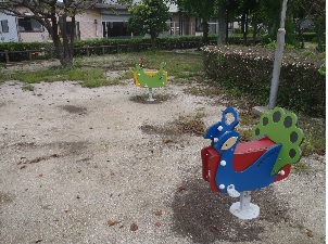 地蔵町公園　ムービング遊具の画像
