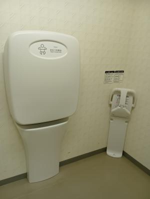 オムツ交換台とベビーチェア